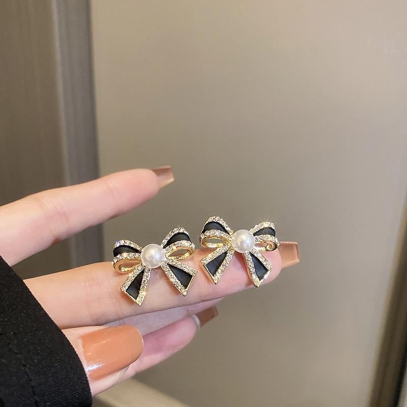 C-shaped Black Bowknot Zircon Earrings for Women Personalized Temperament Zircon  High-end Sense Female Earrings