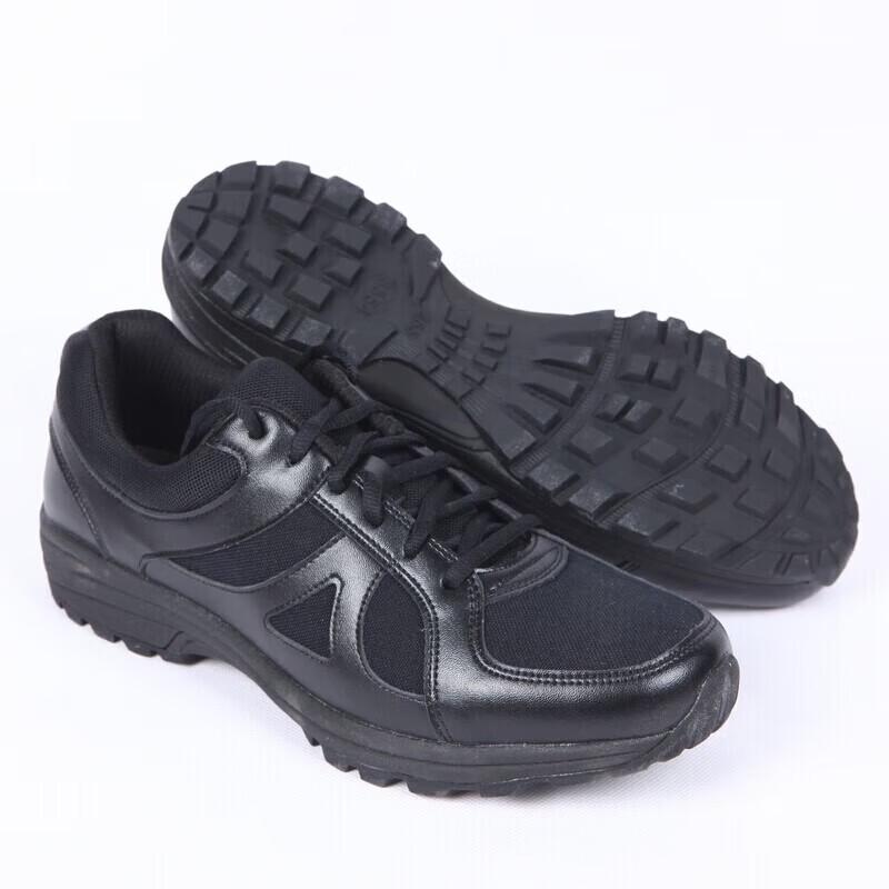 Xin Jing Zhou Black Breathable Outdoor Training Shoes