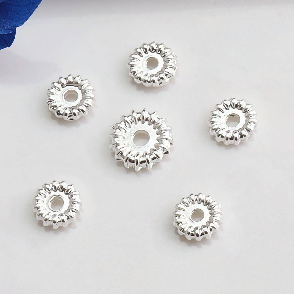 14K Gold plattierte farbechte Zahnradblumen-Abstandshalterperlen für DIY-Kristallarmbänder