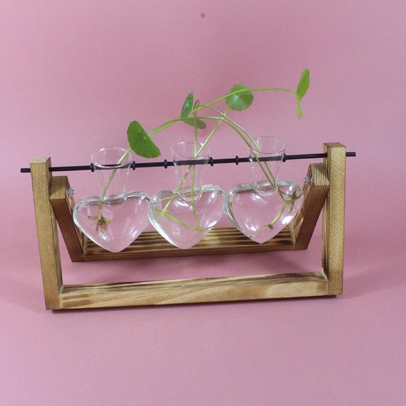 Modern Heart Shape Glass Vases Set With Wooden Frame Suitable For Hydroponic Plant Florals Displays And Home Styling