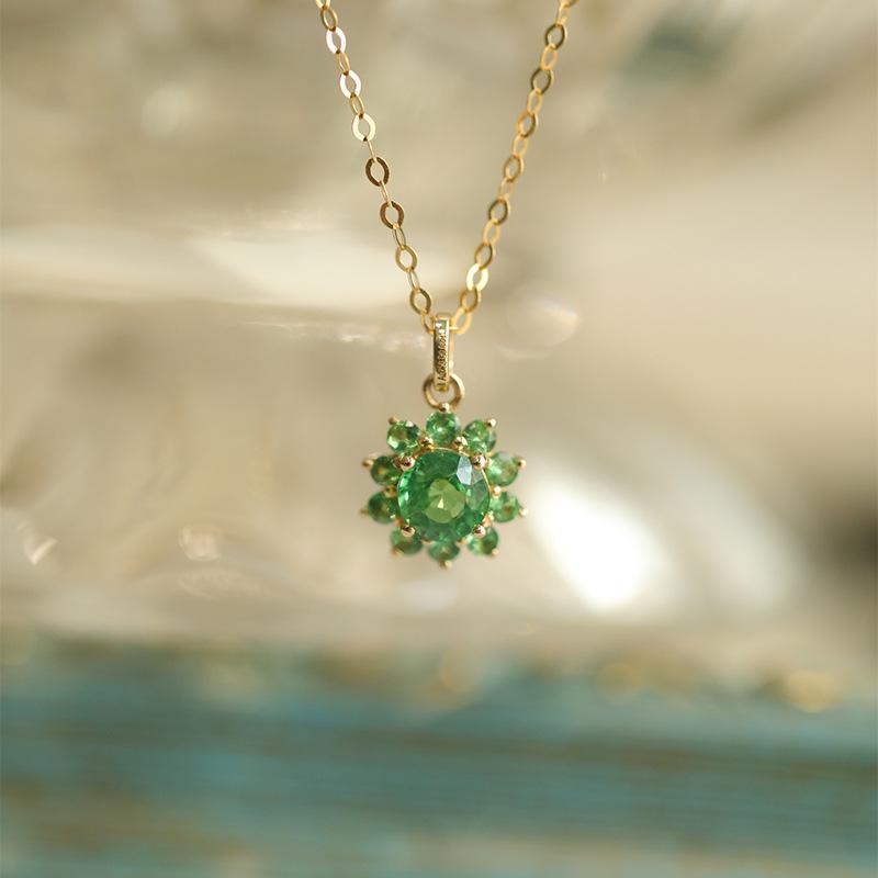 

S925 Sterling Silver Clavicle Chain with Zircon Sunflower Pendant - Elegant Women s Necklace 925 Silver