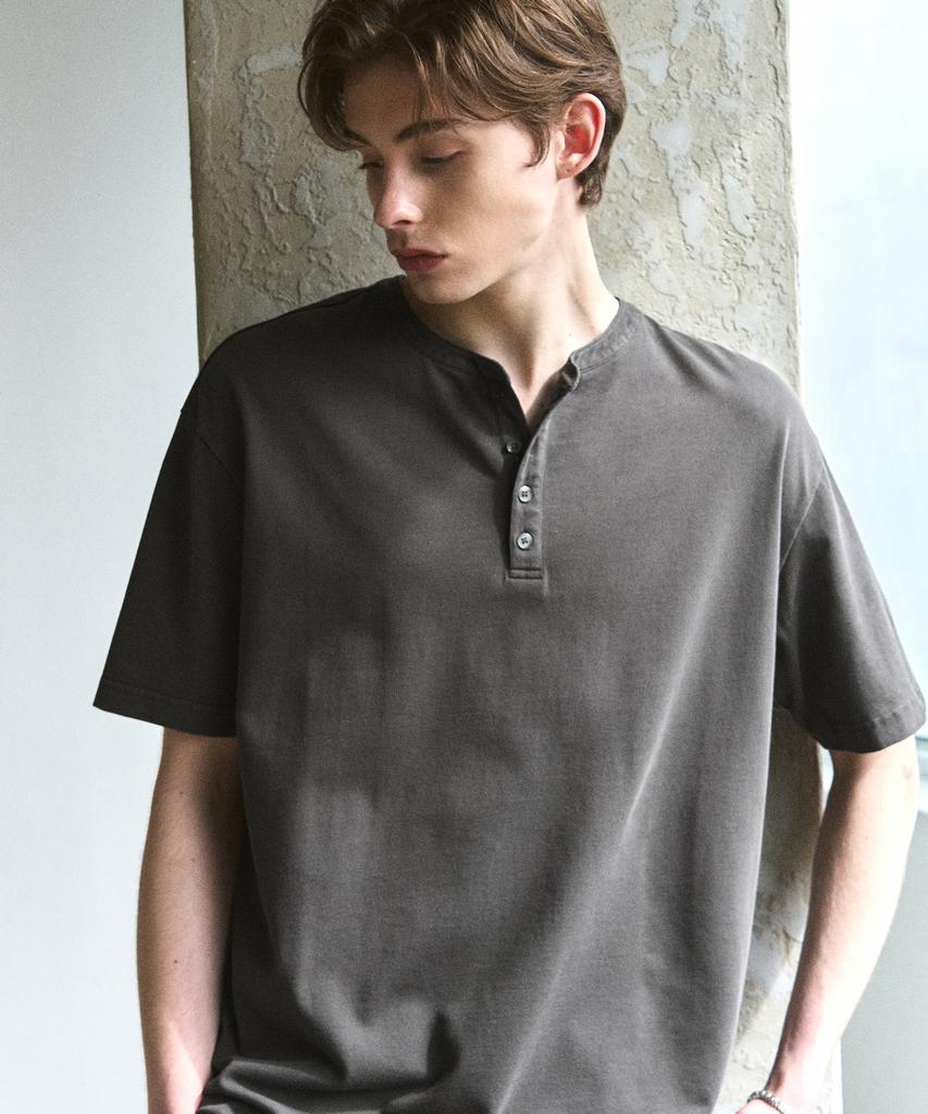 DRAW FIT Pigment Cotton Henley Neck Half T-Shirt [Charcoal]