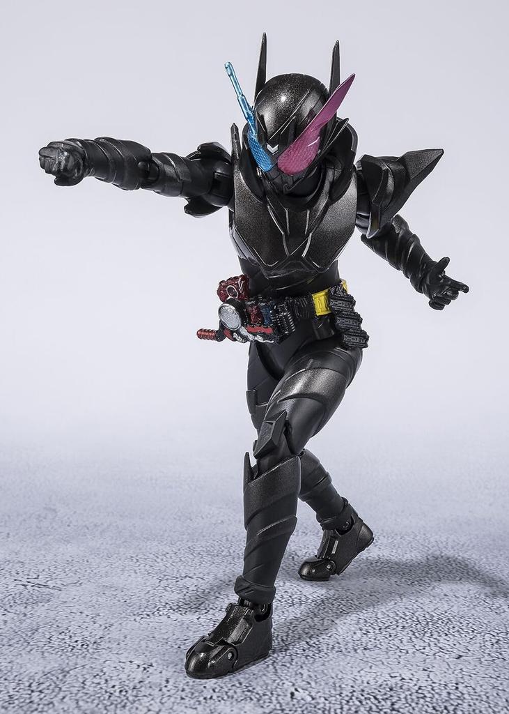S.H.Figuarts Kamen Rider Build Rabbit Tank Hazard Form Heisei Generations Edition