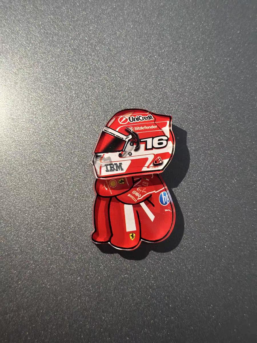 

Модный Q-версия для Ferrari Leclerc 16/44 Логотип-магнит на холодильник 2025 Новый F1 Суперкар Магнитная наклейка для гонок Креативное украшение