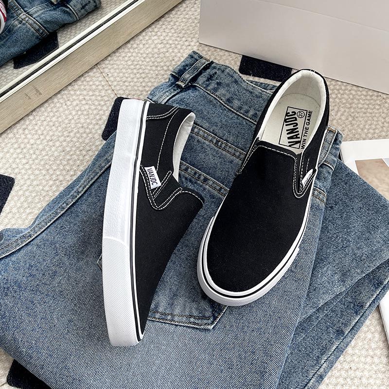 Chaussures Slip-On en toile unisexes 2026: Chaussures plates d'été décontractées style coréen pour étudiants et couples.