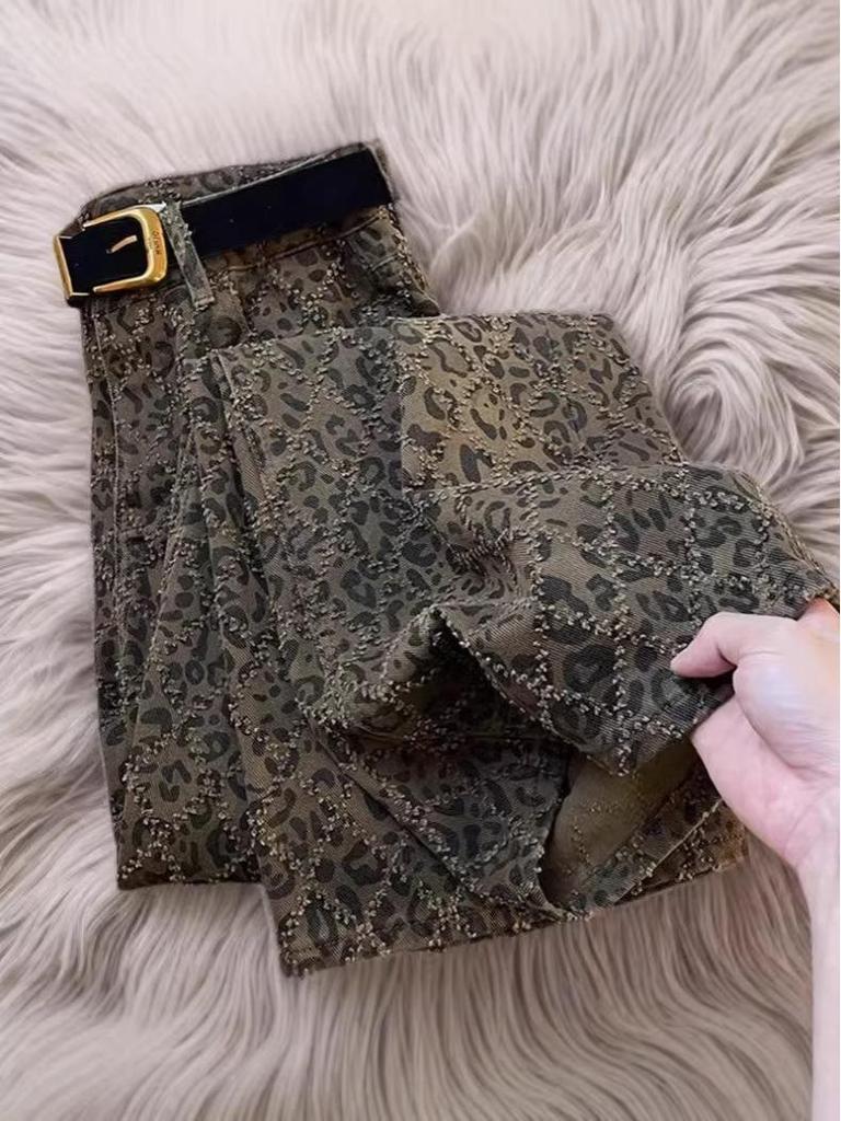 Jeans Feminino Tendência 2026 Cintura Alta Perna Larga Estampa de Leopardo