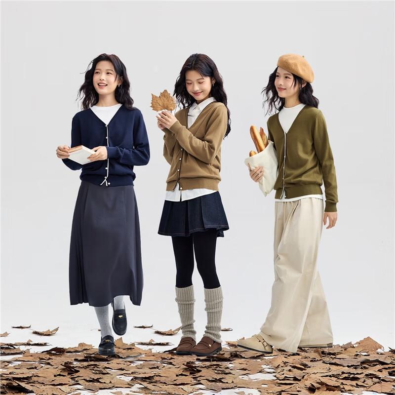 Giordano Women's Combed Cotton Contrast Trim V-neck Cardigan