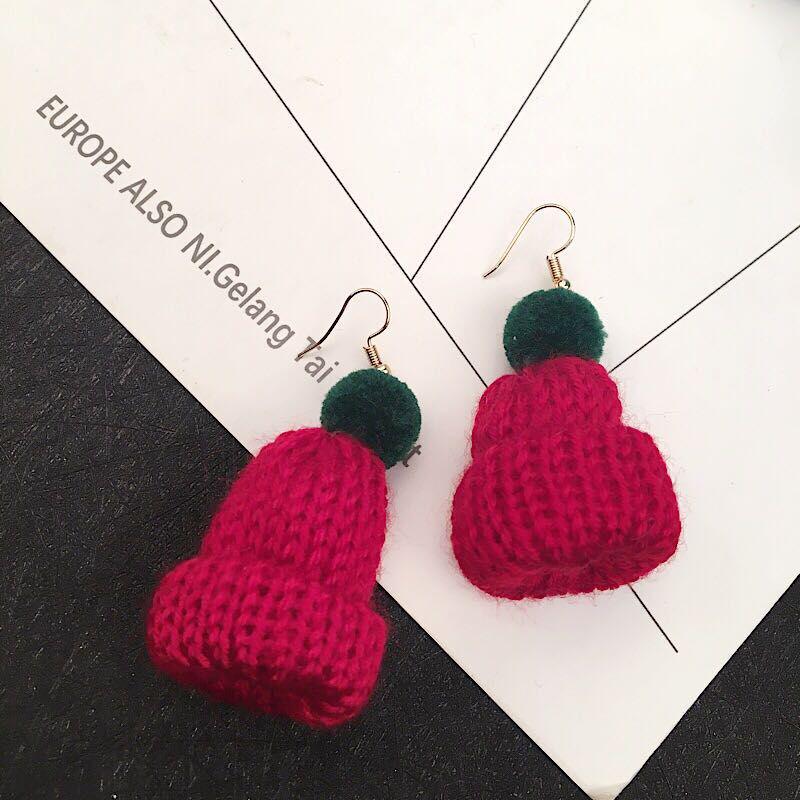 Christmas Hat Pendant Earrings: Autumn/Winter Korean Fashion, Long Plush Wool Dangle for Women, Zinc Alloy.