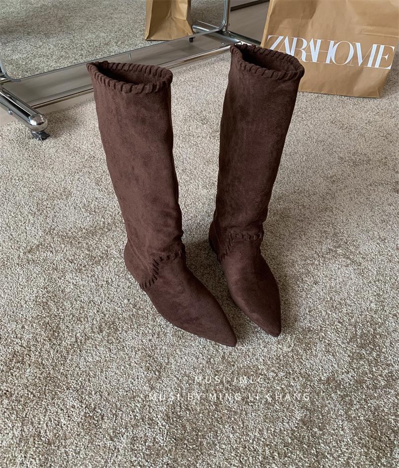 

Европейские и американские замшевые сапоги детские остроносые с высоким голенищем 2025 осень и зима новые на толстом каблуке на низком каблуке до колена длинное голенище тонкие сапоги 39 коричневый