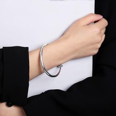 Armband für Damen Armband im Minderheitendesign, junger Stil, hochwertiges Gefühl, Handdekoration, feminines Temperament, schlicht