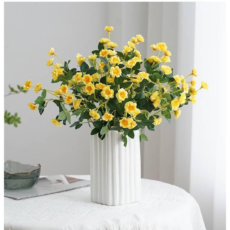 Elegant Faux Rose Bush For Home Decoration Lifelike Mini Roses For Photography Props