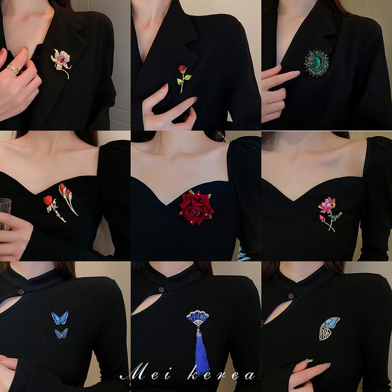 SKEDS Spille Gioiello Raffinate Moda Donna Stile Coreano Spille Creative Vintage Lusso Spille Strass Per Abbigliamento Da Donna