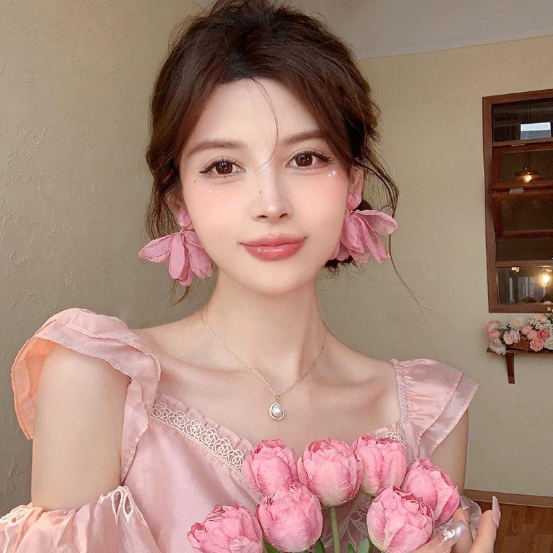 2025 White Chiffon Flower High-End Fairy Stud Earrings for Big Round Faces