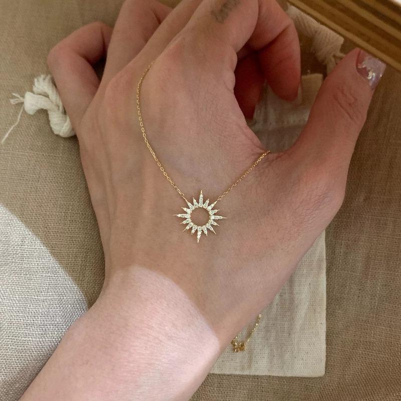 Titanium Steel Non-fading Small Waist Necklace Women's Summer Niche Design Accessories Collarbone Chain Pendant