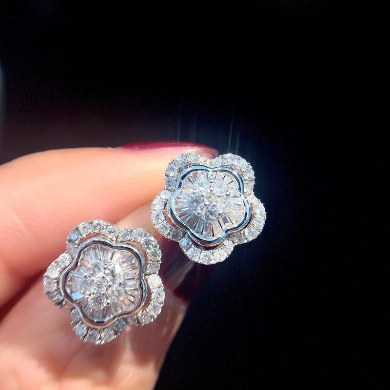 

Huitan Bling Bling Flower Stud Earrings with Brilliant Crystal Cubic Zirconia Sweet Girls Ear Accessories Gift Statement Zircon