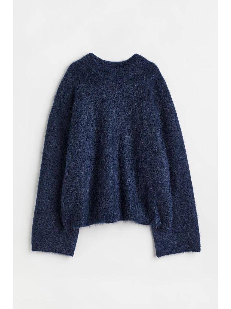 New Women's Loose Round Neck Plush Sweater: European & American Autumn/Winter Collection – Cozy, Solid Color Knit Outerwear, Lazy Style.