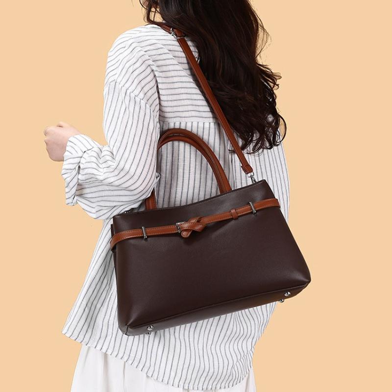 New Retro Tote Handbag with Large Capacity, High-end Feel, Fashionable Commuting Women's Bag