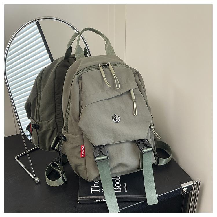 Large capacity backpack Women's casual versatile cloth bag Student schoolbag Mountaineering bag Lightweight travel backpack