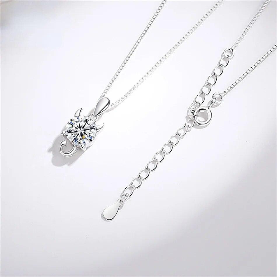 

Новинка 2023 года, 2 карата с муассанитом и бриллиантом, стерлинговое серебро S925, креативное маленькое ожерелье с подвеской в ​​виде свежего животного, женские брендовые ювелирные изделия белый