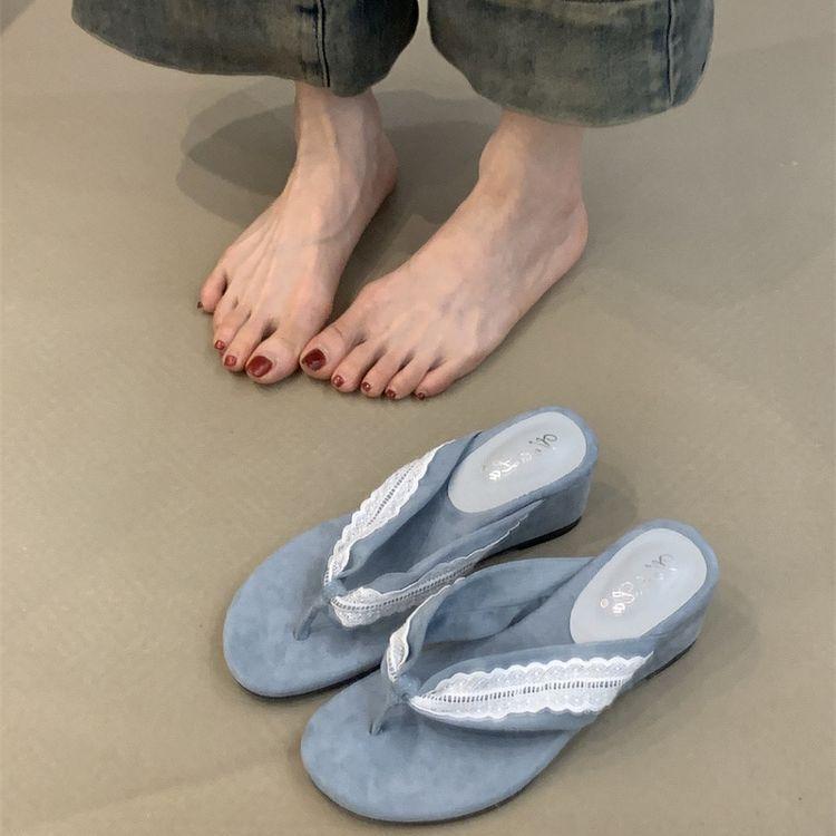 Thick-soled small cool slippers summer 2025 French retro suede lace with skirt toe wedges sandals