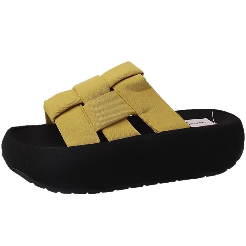 Small thick-bottomed woven sandals women's summer new retro fashion outer wear open-toed seaside beach slippers
