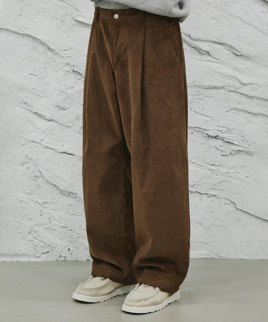 SIGNATURE Single-Pleat Corduroy Wide Pants [Brown]