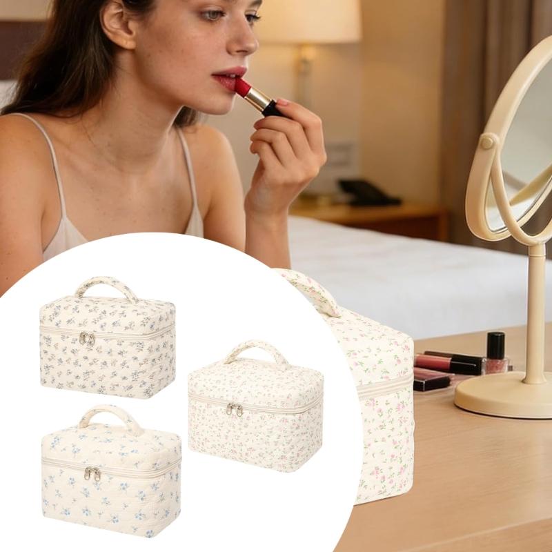 Elegant Small Florals Designs Cosmetic Pouch Soft Polyester Fabric Spacious Makeup Organiser For Daily Use