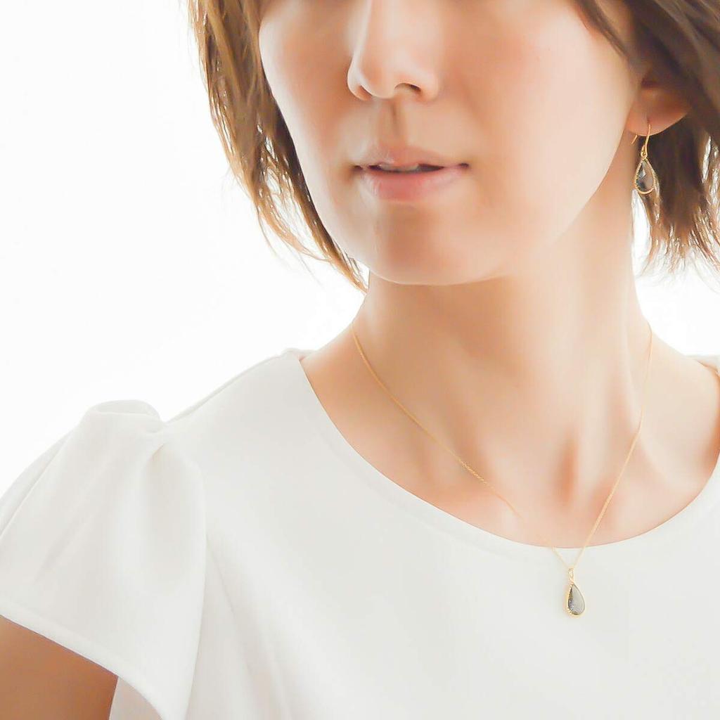 [NAOTJEWELRY] [Naot Sieraden] Damesketting, Eenvoudige Druppelvorm, Geslepen Frame Glas Ketting, Antracietgrijs
