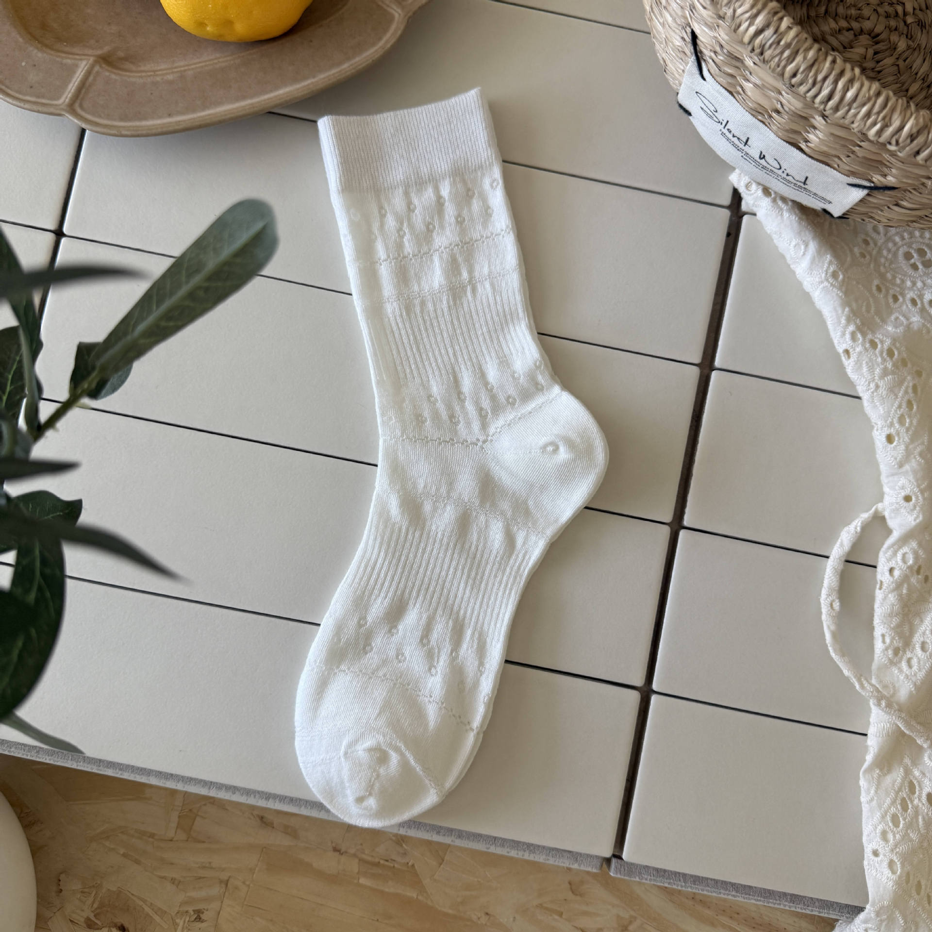 

Hollow Small Flower Mesh Socks Are Thin And Soft, Super Suitable For Summer Socks, Boneless Cotton Piles Of Socks One size брудно-білий