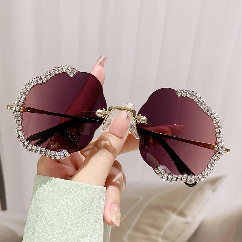 Oversized Rimless Luxury Brand Designer Diamond Flower Sunglasses Women For Female Vintage Popular Sun Glasses Punk Metal Shades