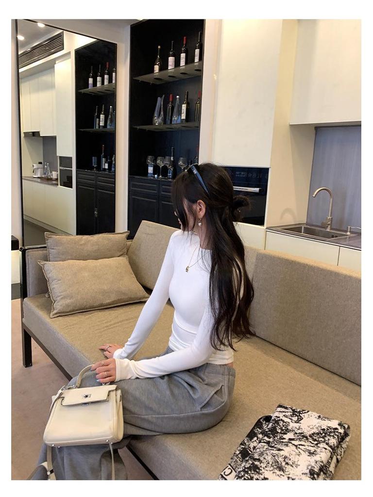 Women's Slimming Gray Crew Neck Long Sleeve T-shirt - Korean Style, Versatile Inner Layer for Autumn/Winter.