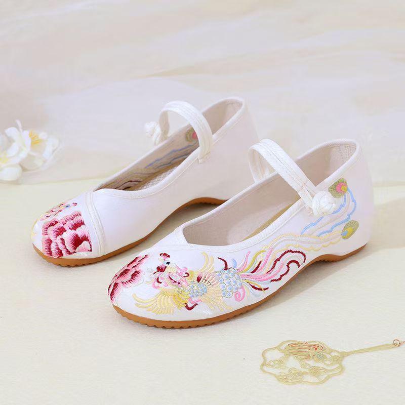 Woman's Ethnic Style Low Heel Embroidered Shoes Rubber Sole Round Toe Shallow Cheongsam Shoes Mary Jane Shoes Red Wedding Shoes