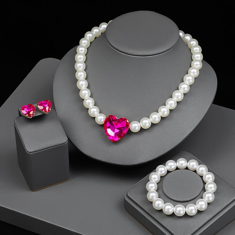 4pcs Haute Minimalist Bridal Set Euro-American Heart Zircon Plated Zircon Necklace Bracelet Earrings for Modern Weddings