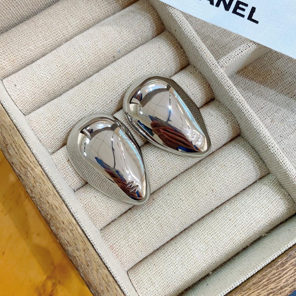 Metall Glatt Dreidimensional Einfach Große Ohrringe, Damen Designgefühl, Fortgeschrittene Übertreibung, Einzigartige Stecker