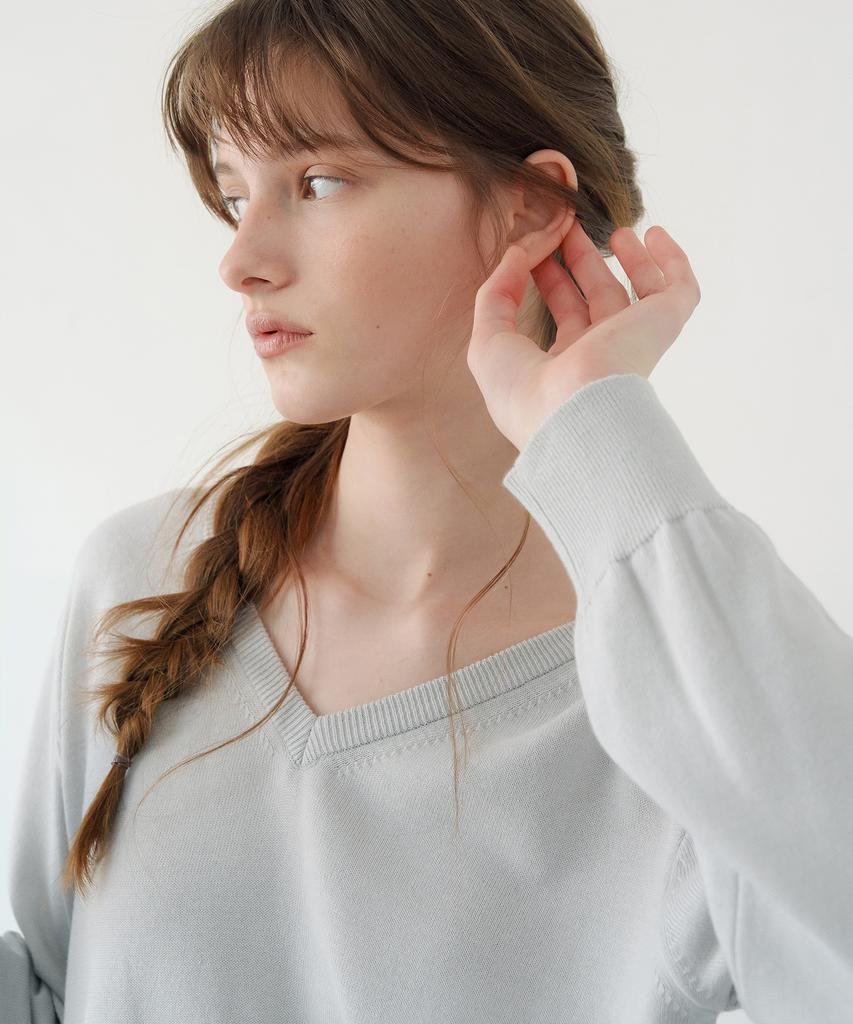 LETTERA Let Classic V-Neck Knit