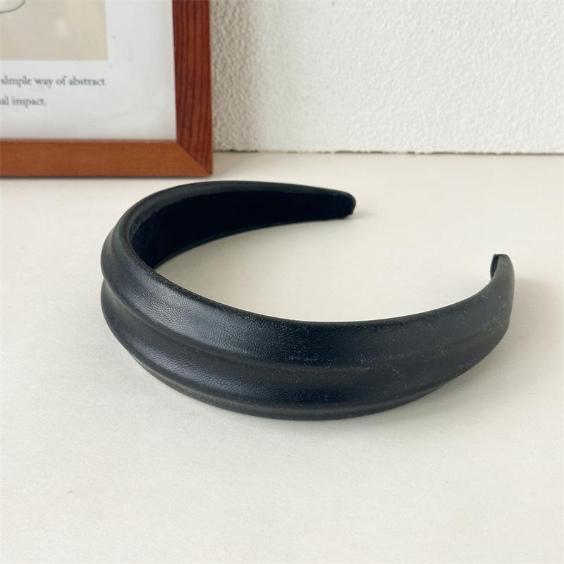 Korean Vintage Wide Hairband For Women PU Leather Solid Color Headbands Simple Temperament Elegant Hair Hoop Tie Hair Accessories Headwear