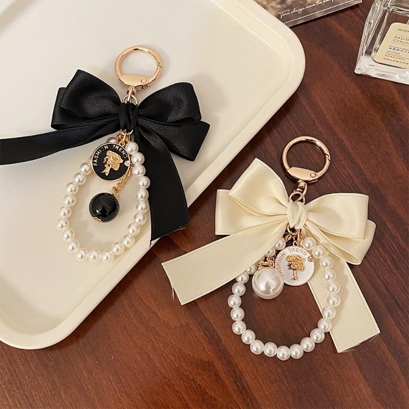 Fashion Big Bow Tie Key Chain Pearl Chain Women's Car Pendant Statement Tote Hanging Ornament Car Keychain Accessories