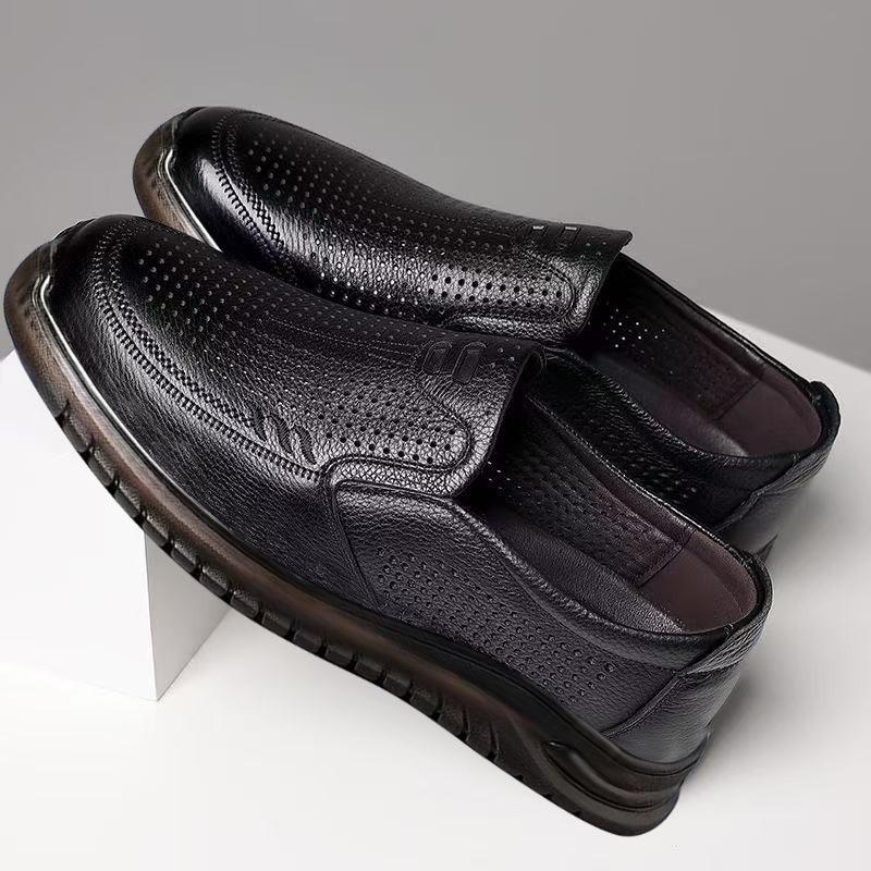 Breathable men's shoes summer new soft-soled round head one-pedal men's casual shoes comfortable cow tendon sole hollow hole shoes