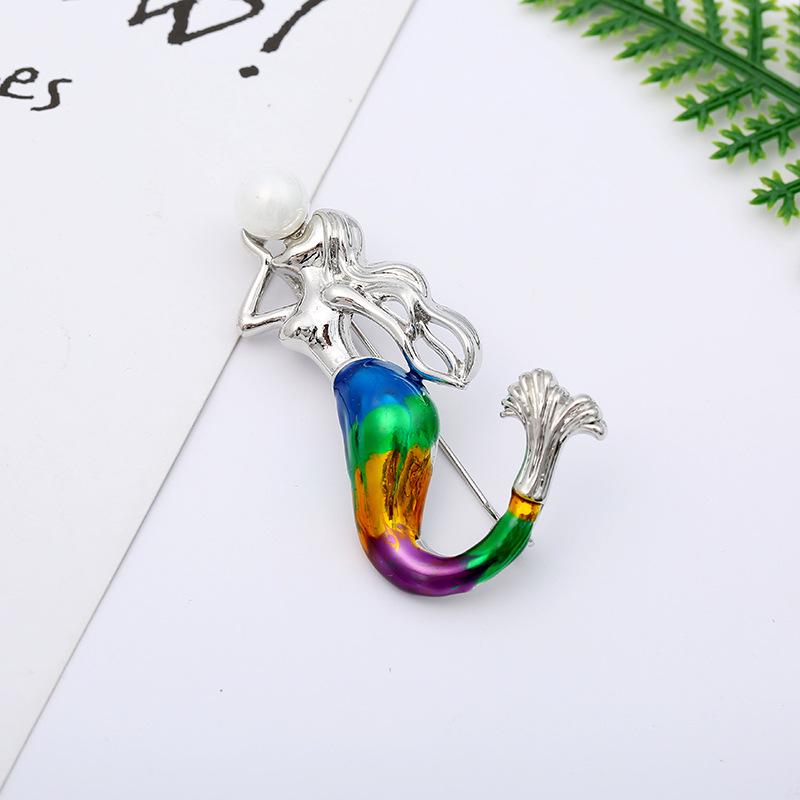 Broche animal incrustée de perles – Bijou de corsage en alliage style dessin animé en forme de goutte d'huile pour femme