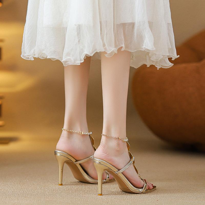 

Gold crystal high heels women s 2025 new summer thin heel pointed beautiful chain word with rhinestone sandals 34 шампанского