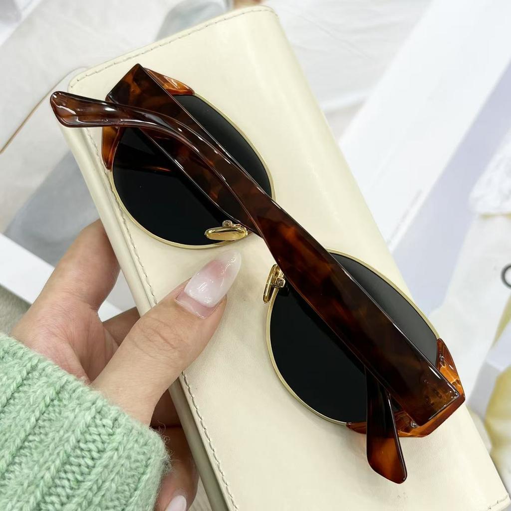 New Sunglasses Celebrity Travel Photography Glasses UV Resistant and Sun Shading Versatile Sunglasses