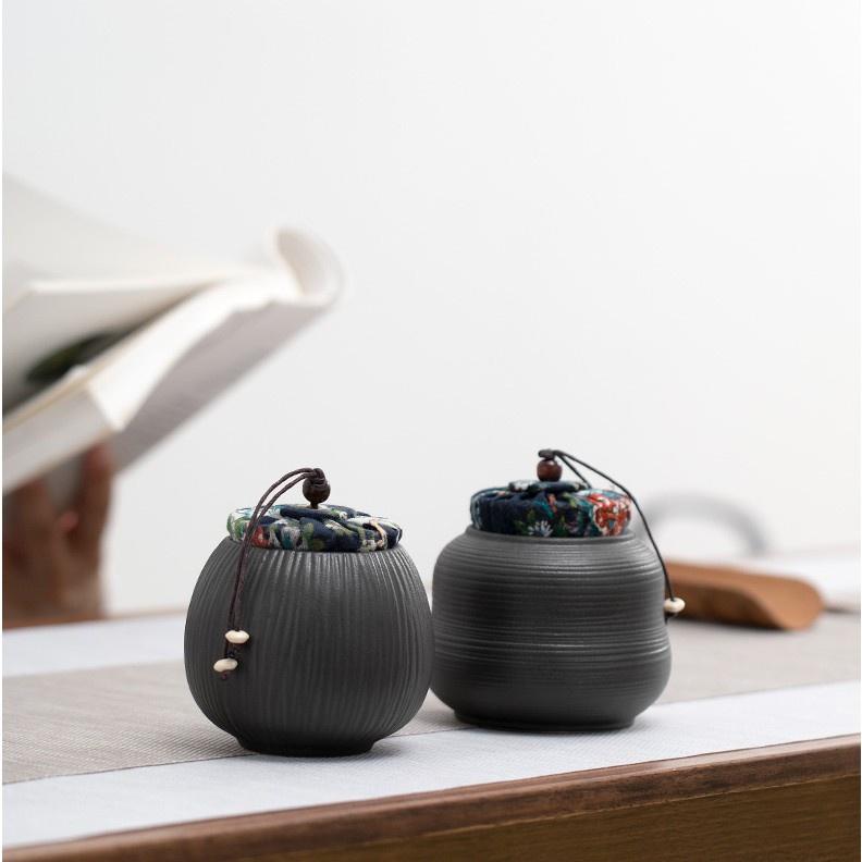Small sealed ceramic tea canister, moisture-proof Japanese-style storage canister