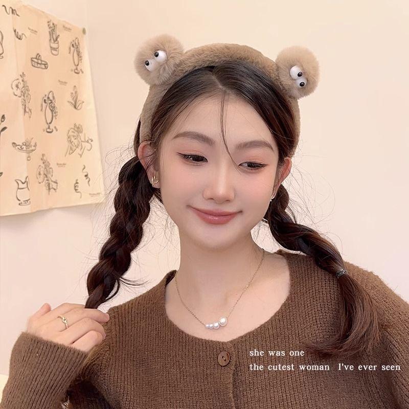 Cartoon Soot Ball Plush Headband: Non-Slip Hairband for Women & Kids, Ideal for Washing, Cute Versatile Fall Hair Accessory.