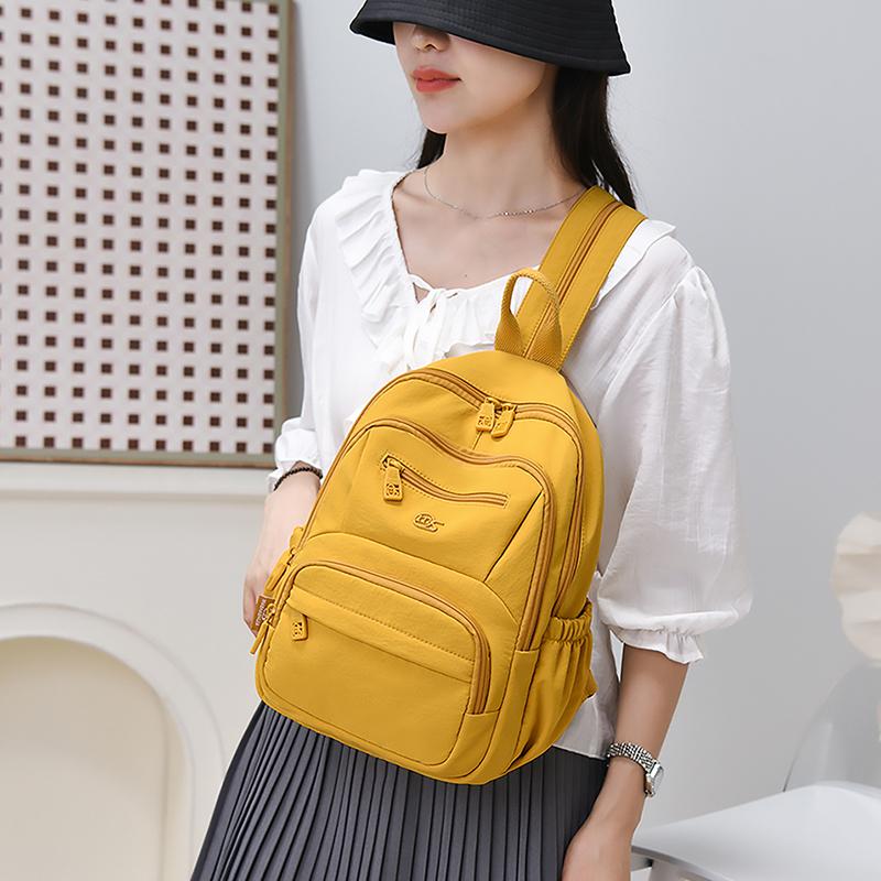 Zaino Compatto con Tasche Multiple con Zip e Tasca Laterale in Rete