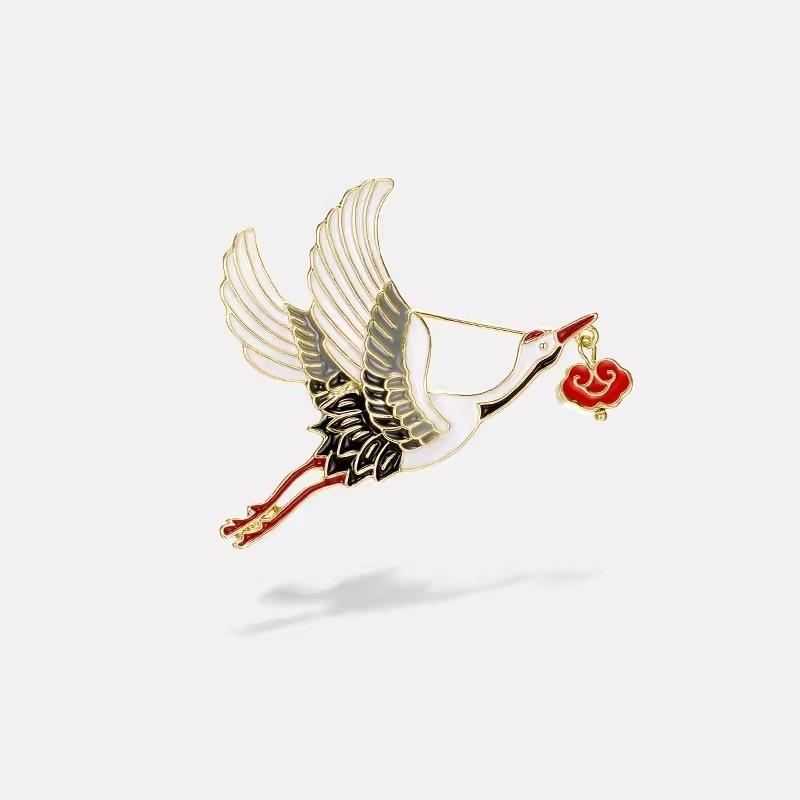 Chinese-style Classical Auspicious Crane Brooch, High-end Women's Artistic Enamel Brooch, Personalized and Exquisite Suit Pin