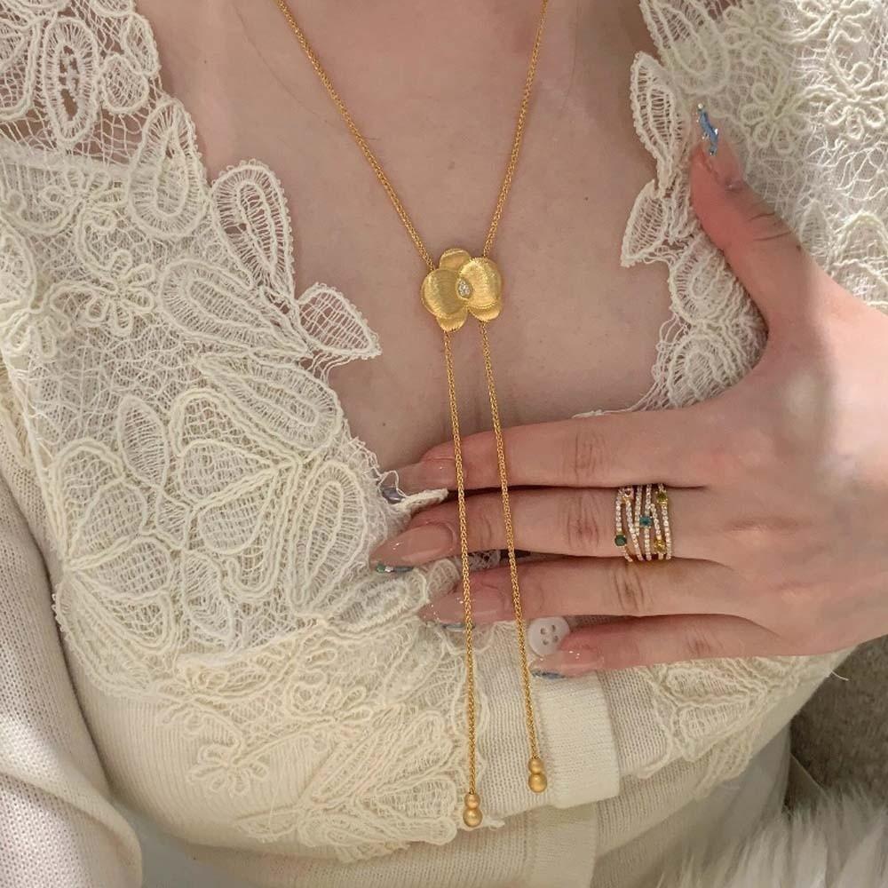 High-end Golden Collarbone Chain Luxury Exquisite Neck Pendant  Versatile
