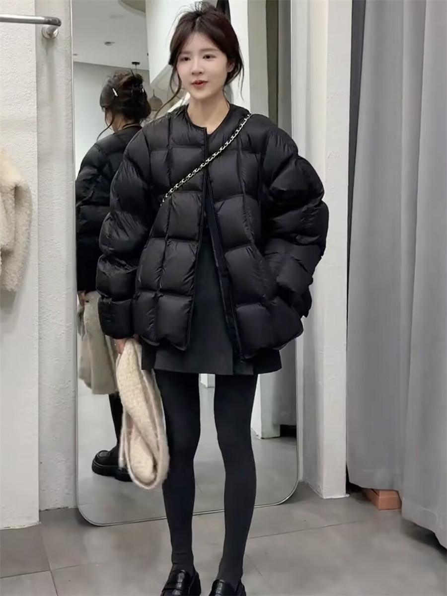 

Solid color round neck pressed line small grid fluffy cotton clothes women s 2025 winter explosion fashion warm bread clothes L чорний