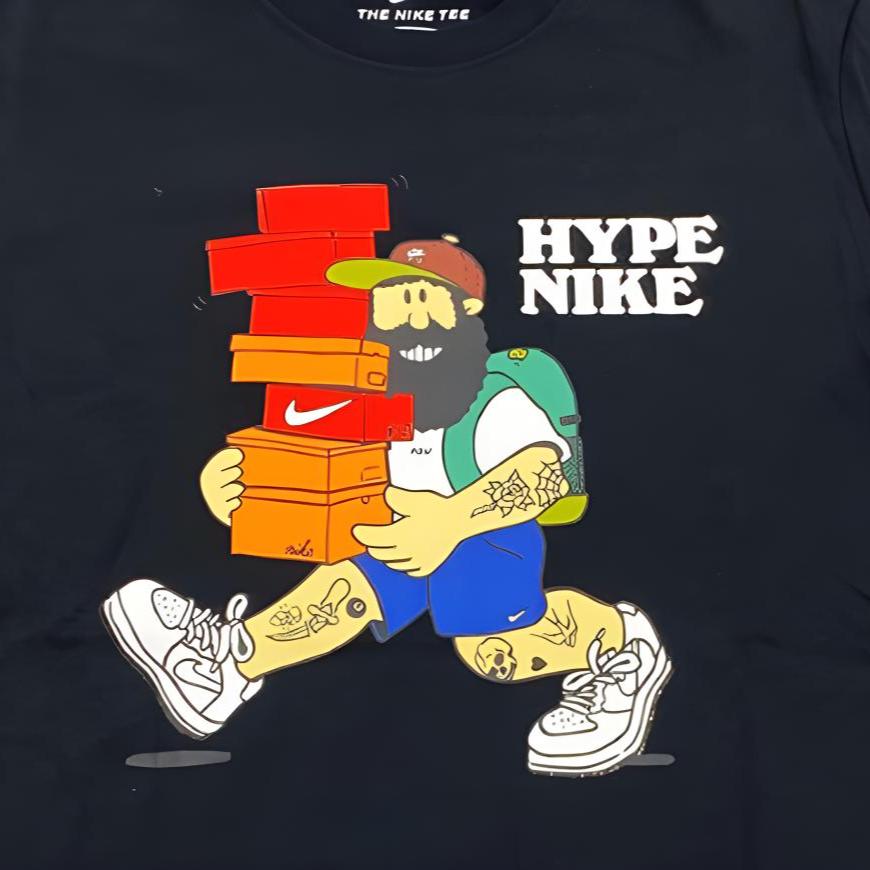 Nike Pánské tričko s krátkým rukávem a kulatým výstřihem, potisk s abecedou, kreslený styl, Černá CW4003-010