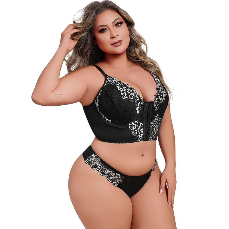 Sexy Plus Size Women's Black and White Lace Underwear Set Gathered Suspenders Bra and Panties Two-piece Set
