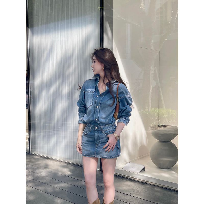 

Модный джинсовый комплект из двух предметов: рубашка поло и шорты. Новое поступление 24. Подчеркивает стройность, сексуальный, модный, персонализированный, для женщин-меньшинств. Denim one-piece skirt S